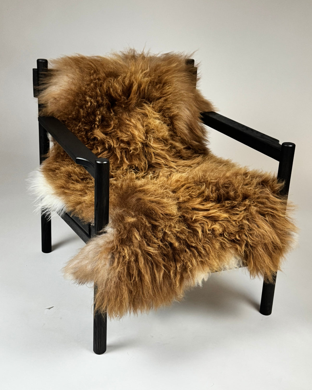 GLØD – Saueskinn 110–120 cm, brun natur honning | Granberg Garveri